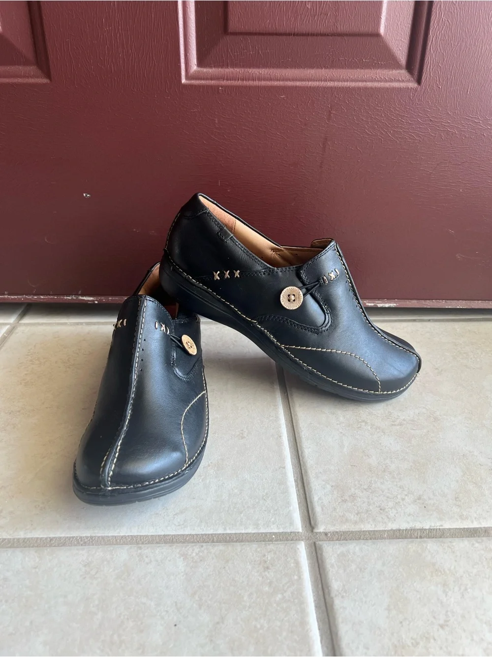 Clarks Unstructured Un Loop Black Leather Comfort Loafers Women’s 7.5 NWOT